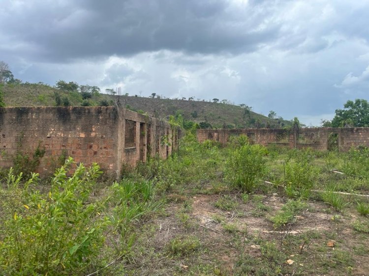 Situações de escolas indígenas em aldeias Guajajaras nas terras Araribóias encontram-se precárias